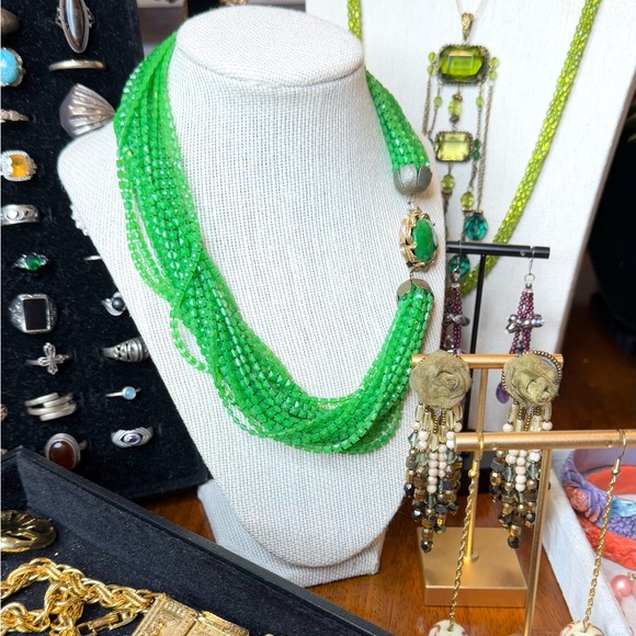 WEDNESDAY 5-28 Vintage Jewelry - Picture 8 of 11